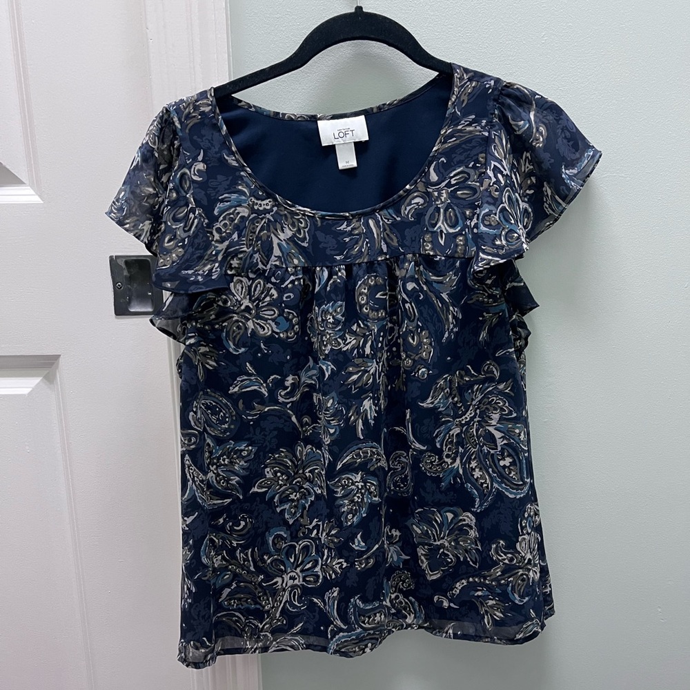 Loft flutter sleeve blouse